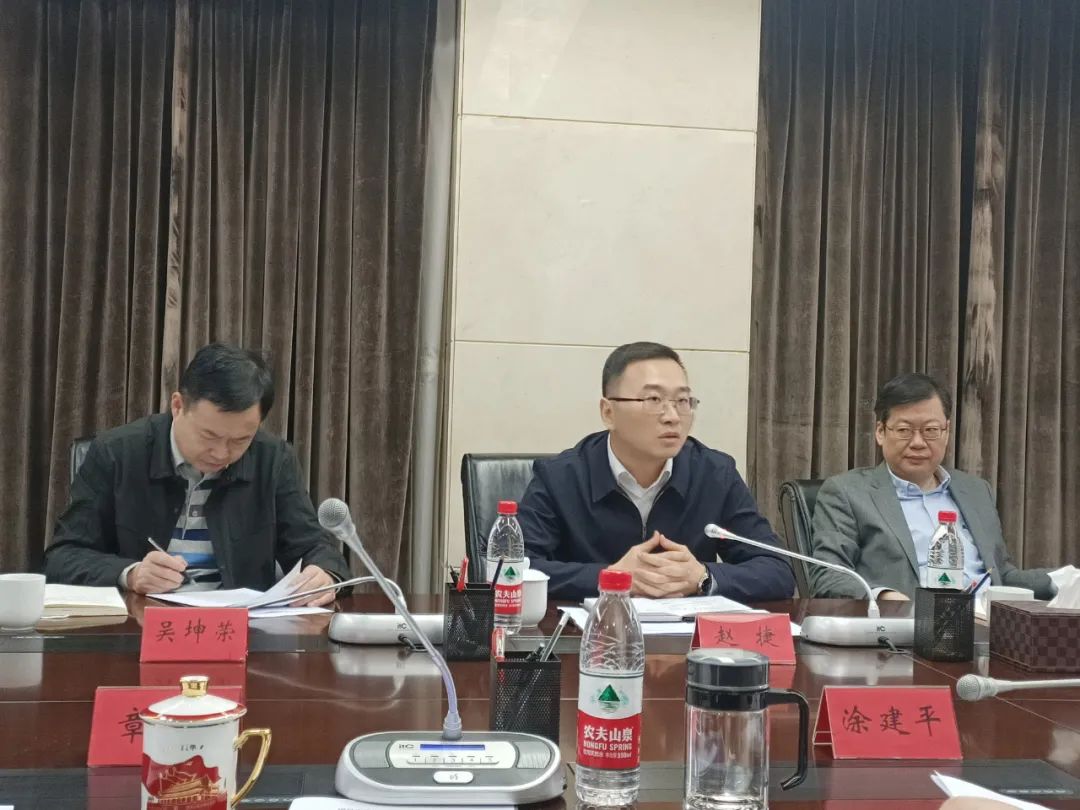 副市长赵捷赴市庄闲游戏集团开展党的二十大精神宣讲并调研企业谋划生长情形_庄闲游戏