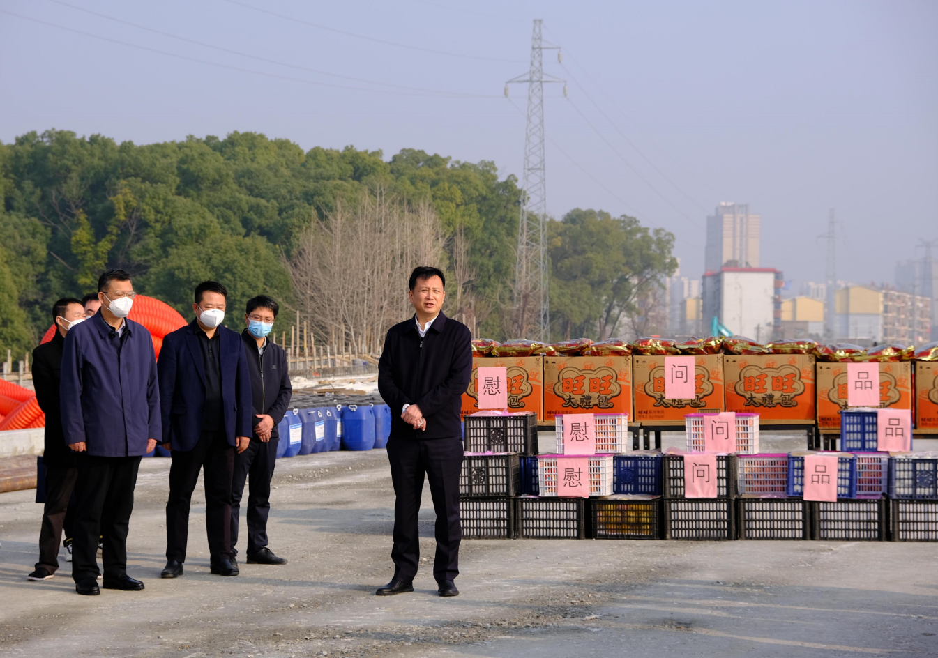 市委常委、副市长肖云走访慰问丹霞路项目一线工人_庄闲游戏