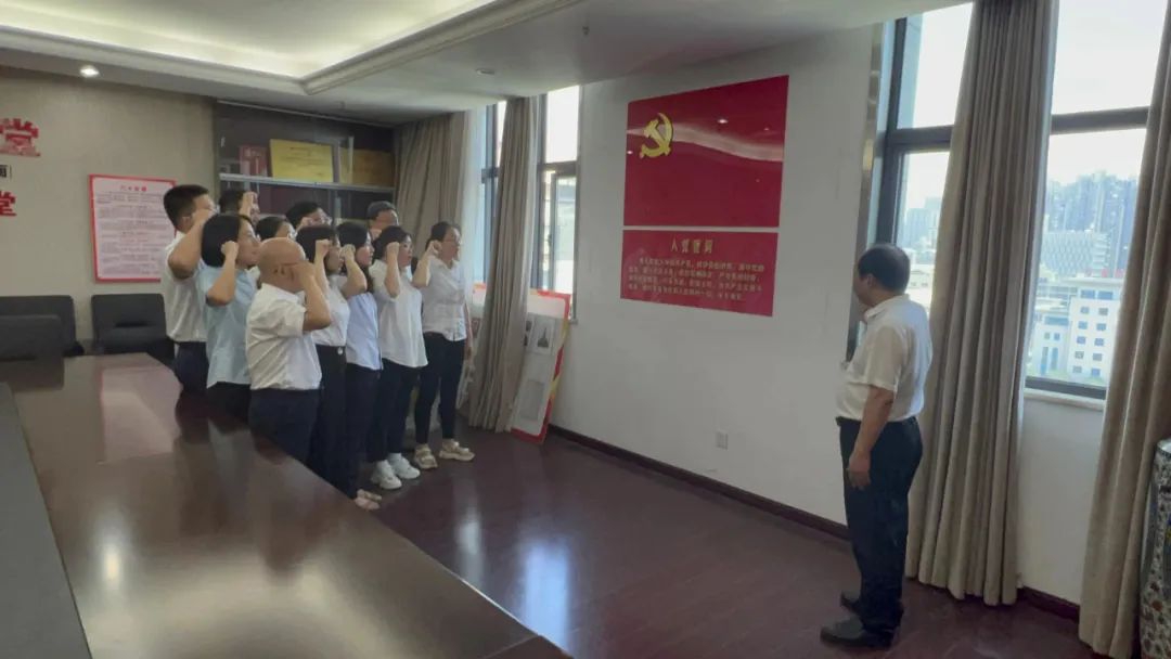 南昌市庄闲游戏集团喜迎七一 庆党华诞